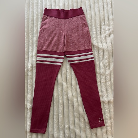 Bombshell Leggings - Picture 2 of 3